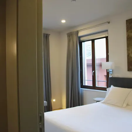 San Gines Self Check-in Πανδοχείο *